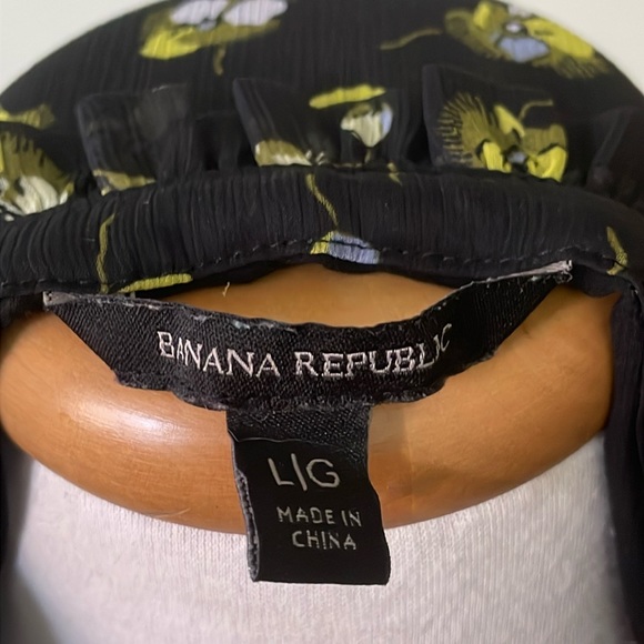 Banana Republic Long Sleeved Black Floral Chiffon Blouse, Size L - Picture 9 of 13